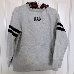 Gap Kids - boys size small (7), heather grey sweatshirt with plaid hood detail.